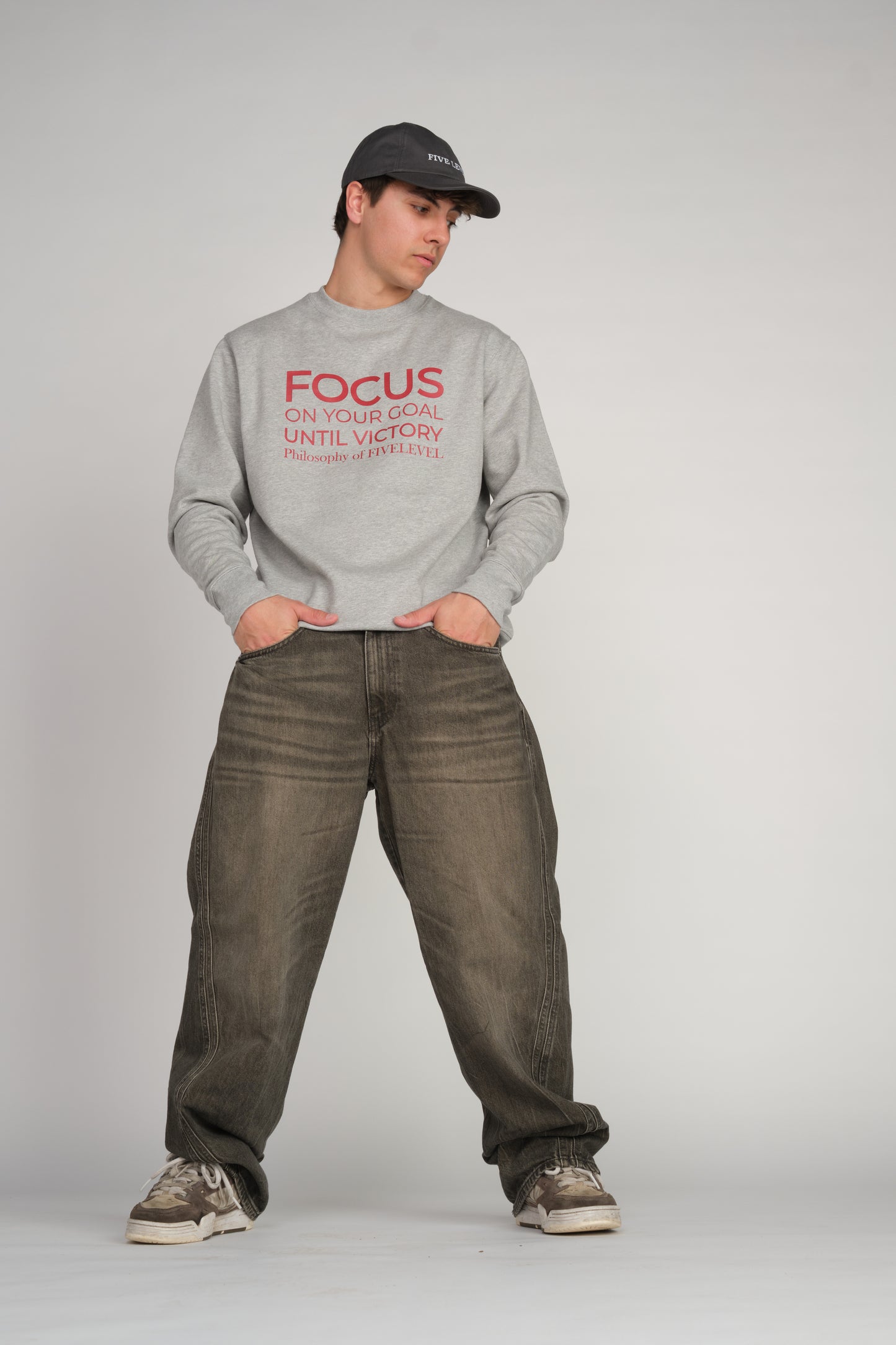 FOCUS Crewneck - Gray