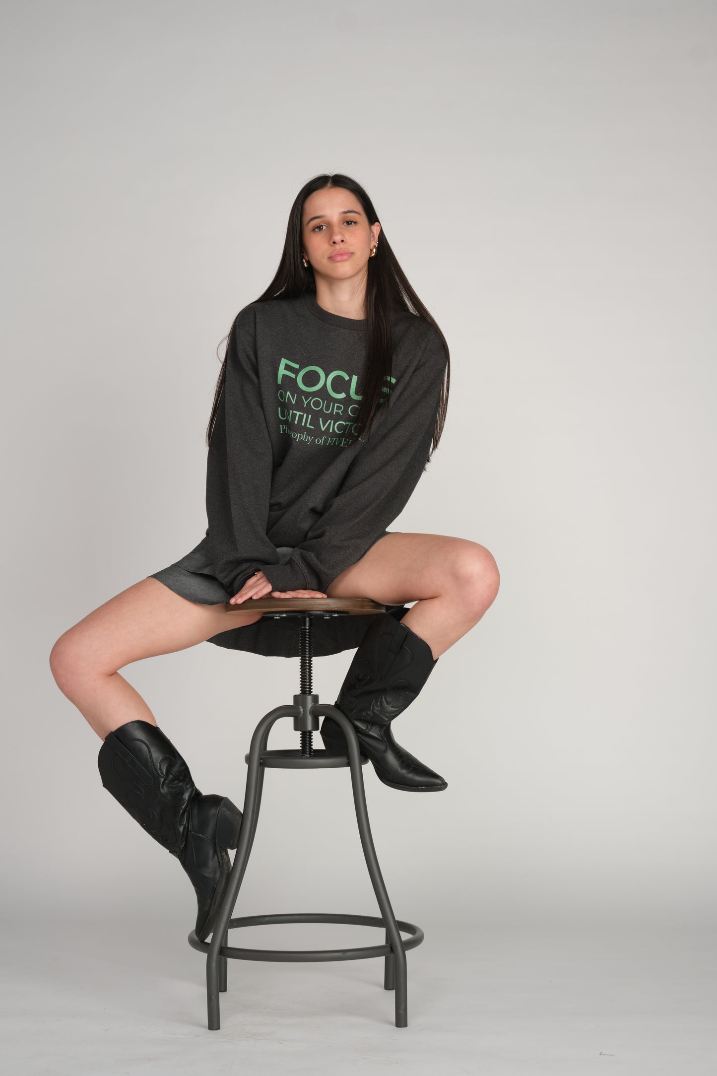 FOCUS Crewneck - Black